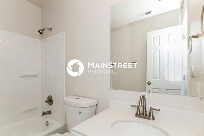 Building Photo - 3 Bedroom Pet-Friendly Home in INDIANAPOLIS, IN with Main Street Renewal