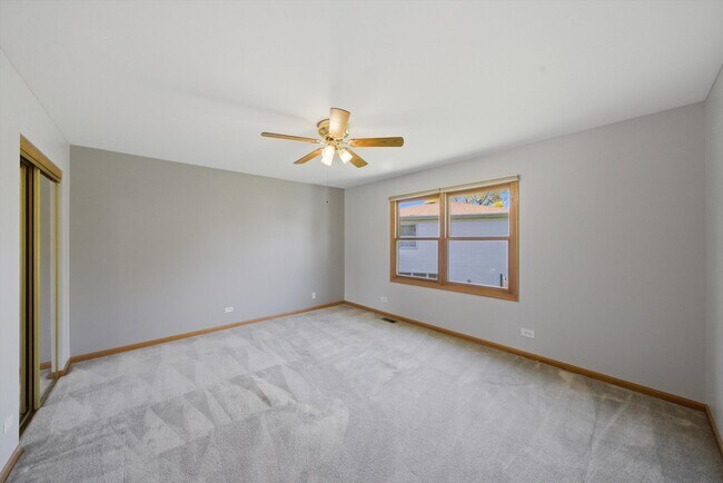 Building Photo - 752 Rosanne St