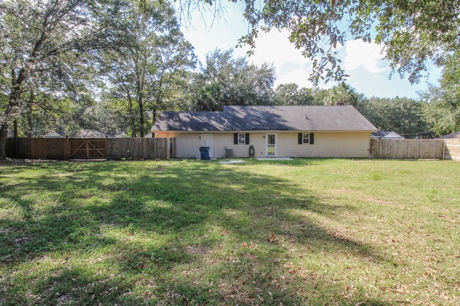 Building Photo - 235 Joshua Cir