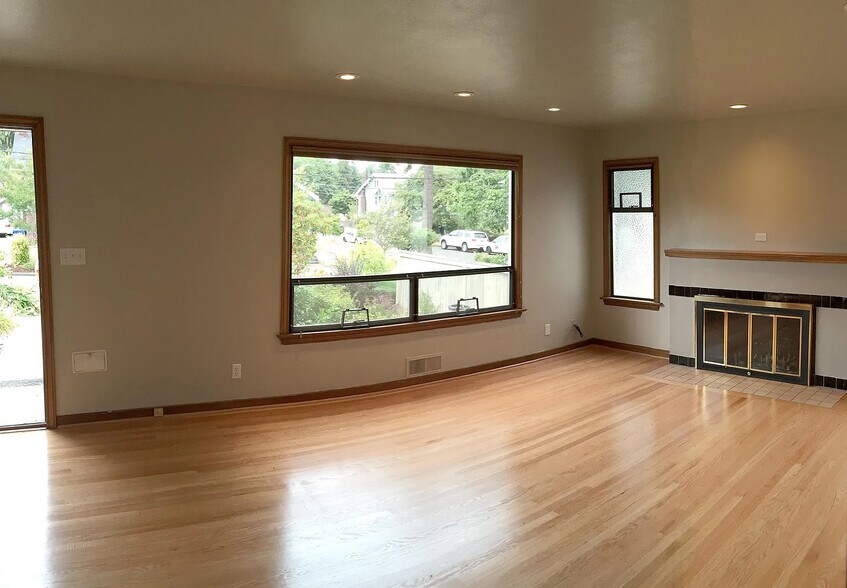 Building Photo - 1107 N 49th St