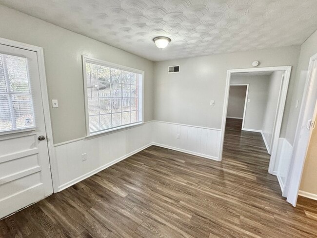 Building Photo - 5334 Craigmont Dr