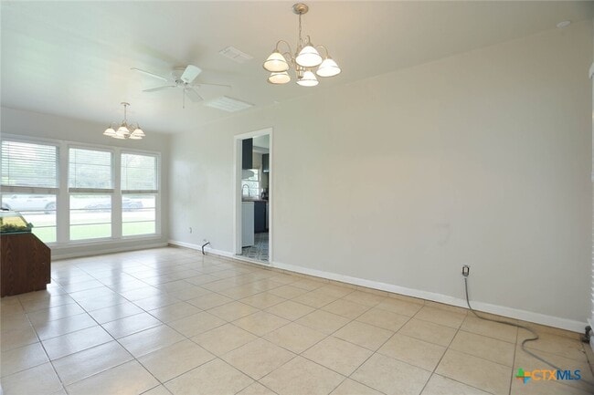 Building Photo - 621 Hackberry St
