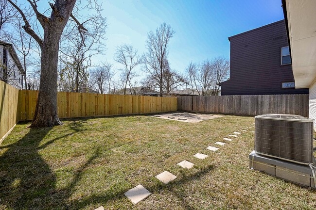 Building Photo - 4710 Hershe St