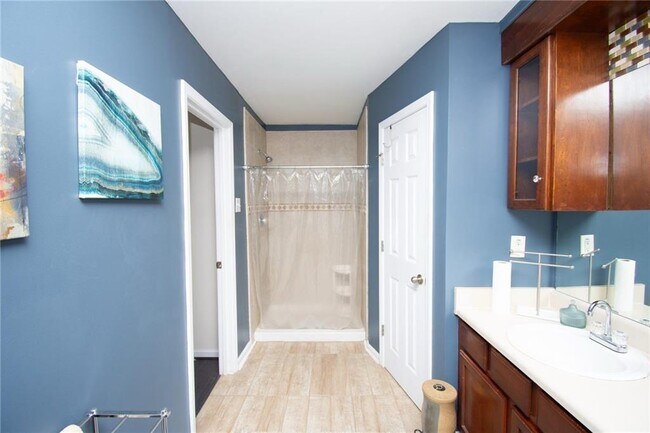 Building Photo - 5680 Cascade Run