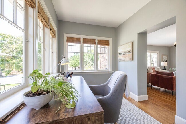 Building Photo - Elegant Sugar House Living: Finished Basem...