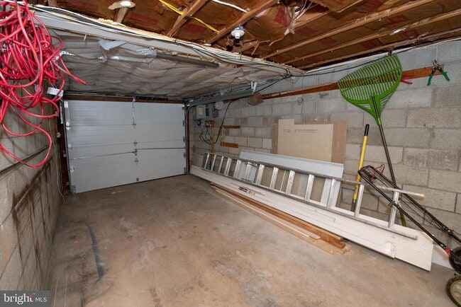 Building Photo - 710 W Callowhill St