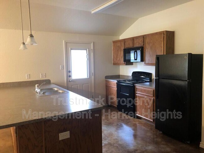 Building Photo - 926 Maplewood Dr