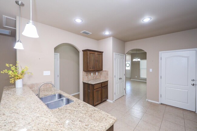 Building Photo - 117 Veracruz Dr