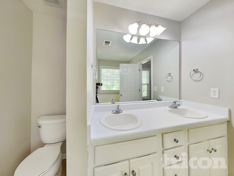 Building Photo - 515 Plantation Creek Dr