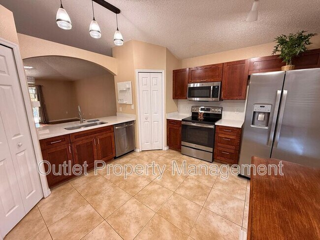 Building Photo - 1437 Dandelion Dr