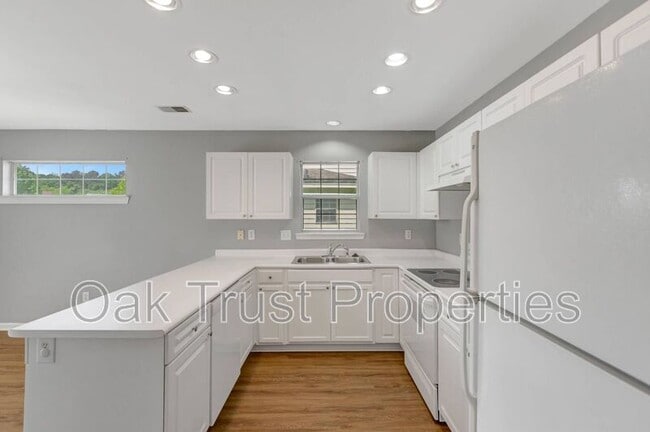 Building Photo - 4834 Habersham Ln