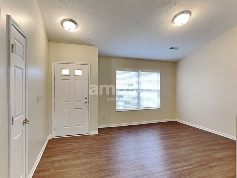 Building Photo - 51 Clearview Ln