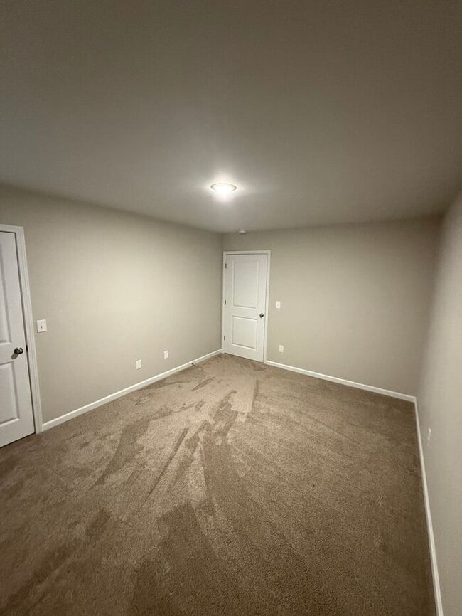 Building Photo - **Charming 3-Bedroom Home in Peaceful Stan...