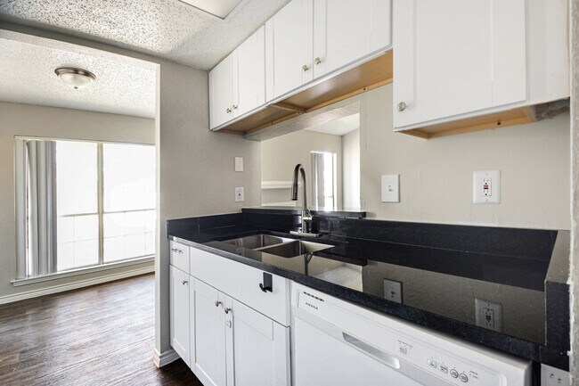 Building Photo - 3623 W Northgate Dr