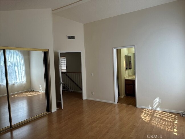 Building Photo - 3823 Foster Ave