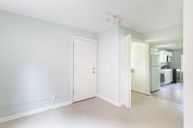 Building Photo - Spacious 3bd/2ba On Quiet Street Minutes From Atlanta BeltLine and I-20/75/85!