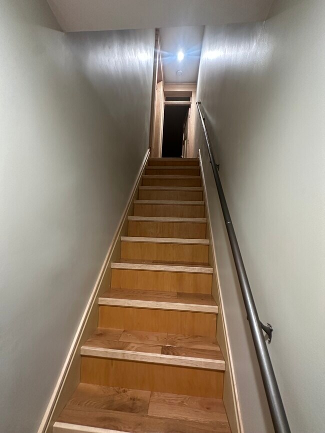 Building Photo - 661 Beech St