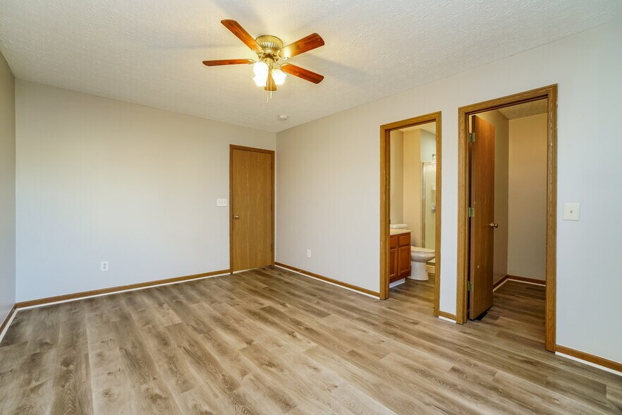 Building Photo - 3294 Bellowind Dr