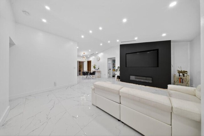 Building Photo - 849 Camellia Dr