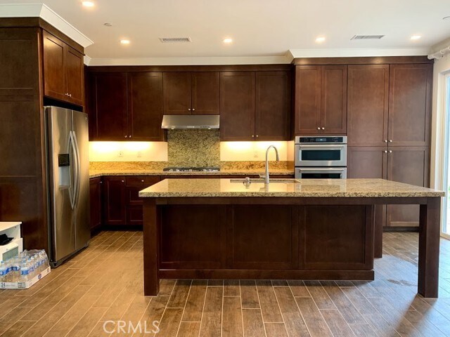 Building Photo - 112 Espina