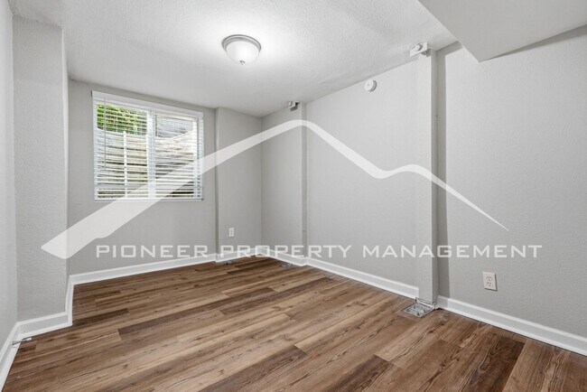 Building Photo - Spacious Home with 2 Kitchens and Central AC