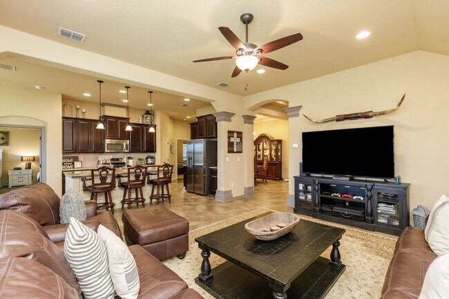 Building Photo - 7921 Pavo Real St