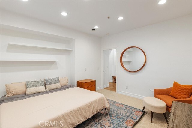 Building Photo - 1 Calle Saltamontes