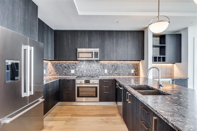 Building Photo - 8119 Douglas Ave