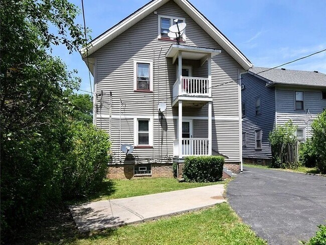 Building Photo - 3408 Desota Ave