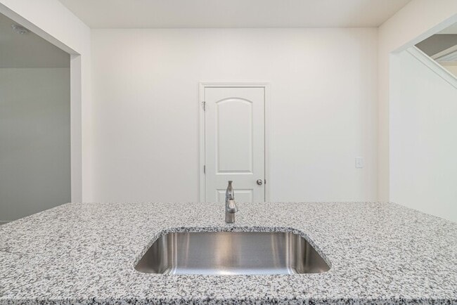 Building Photo - 2Bd/2.5ba Townhome for Rent Near Downtown Mooresville - Move In Special 1 Month Free