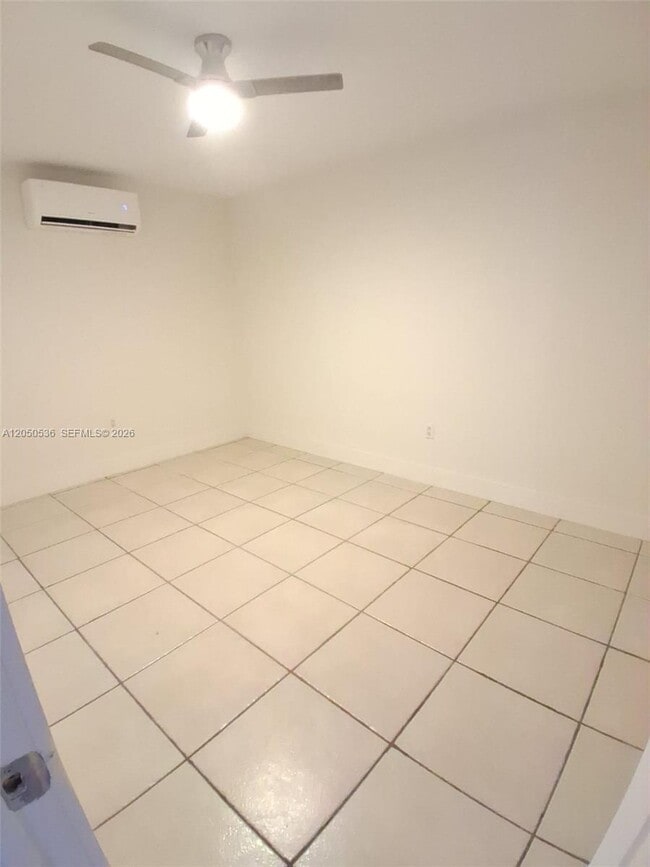 Building Photo - 1231 SW 136th Pl