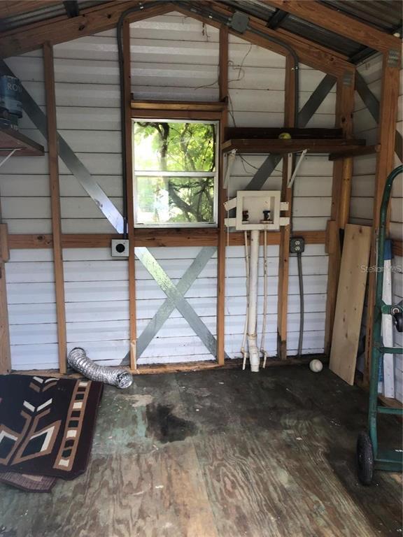 Building Photo - 25422 Pine St