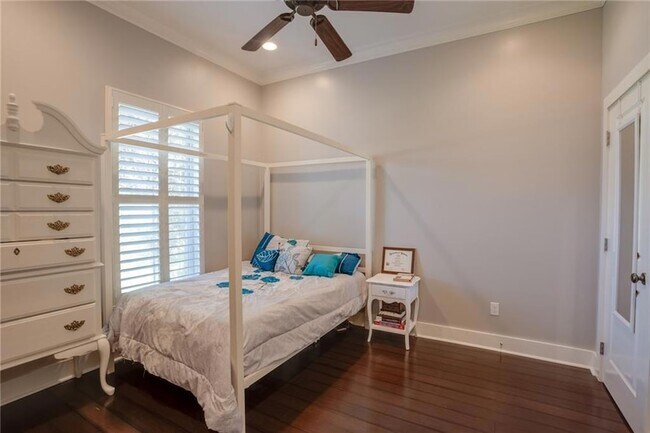 Building Photo - 306 Palermo Dr