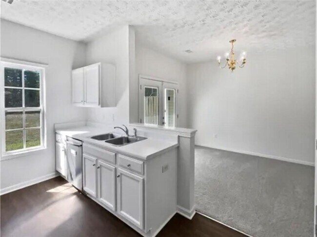 Building Photo - 20 Pine Canyon Dr SW