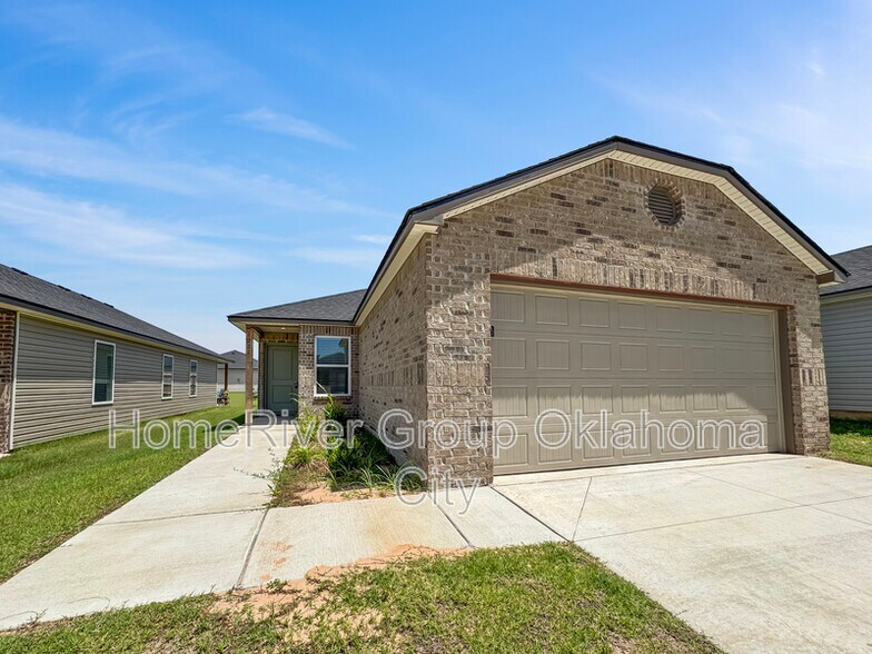 Primary Photo - 1221 S Brk Dr