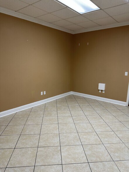 Building Photo - 1472 S Mayo Trl