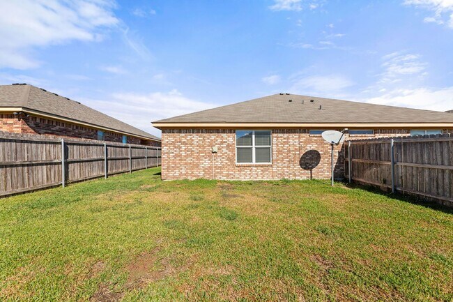 Building Photo - 609 Karey Dr