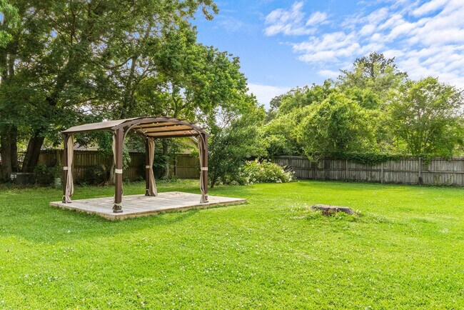 Building Photo - 12336 Perkins Rd