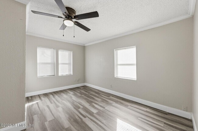 Building Photo - 2002 St Clair St