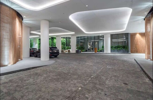 Building Photo - 805 S Miami Ave
