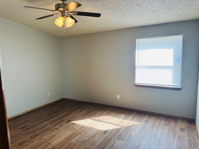 Building Photo - 600 Fire Light Dr