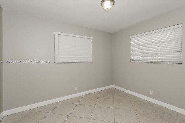 Building Photo - 2200 N 55th Ave