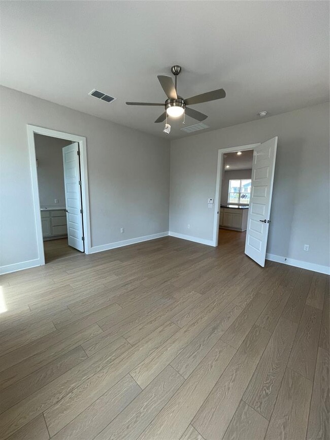 Building Photo - 4701 Wally Ave