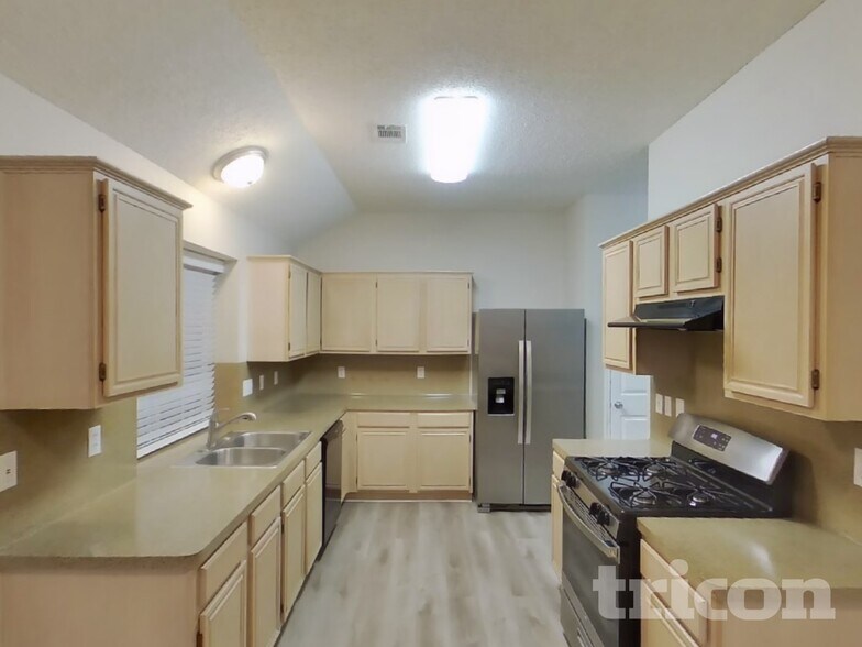 Building Photo - 5208 Wolverton Ct