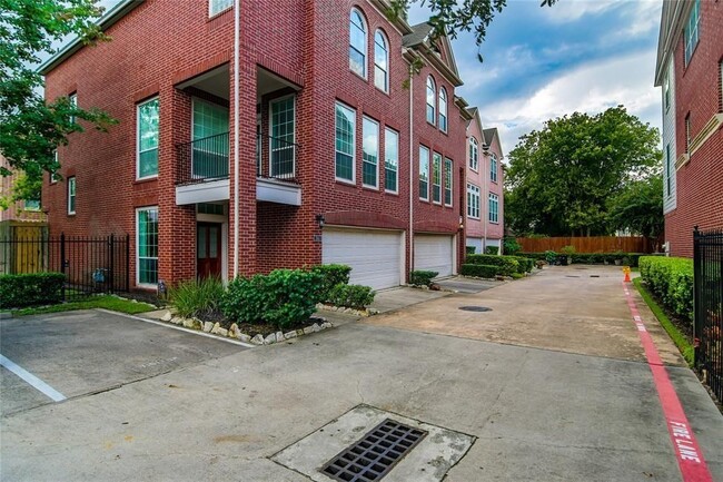 Building Photo - 34 Waugh Dr