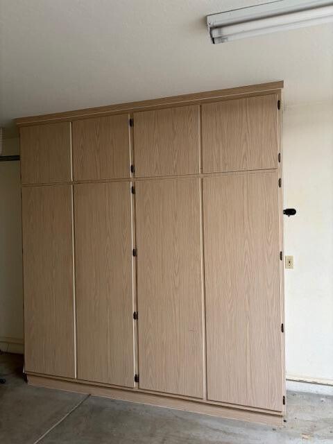 Building Photo - 17422 Flat Rock Dr