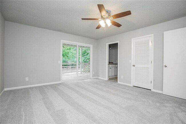 Building Photo - 41 Gore Ln