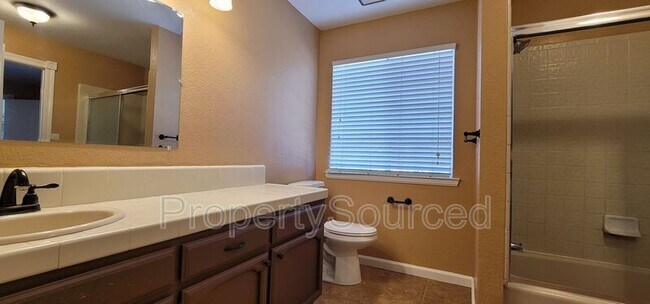 Building Photo - 5054 E Eastview Dr