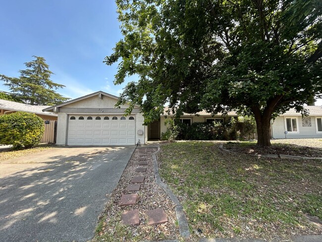 Building Photo - Spacious 3-Bedroom Home in Southtown Vacav...