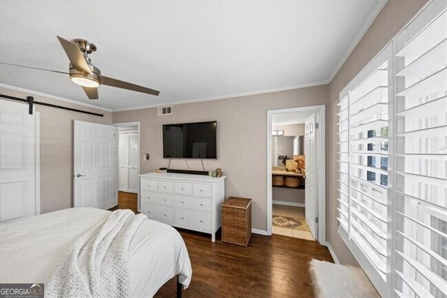 Building Photo - 37 La Rue Pl NW